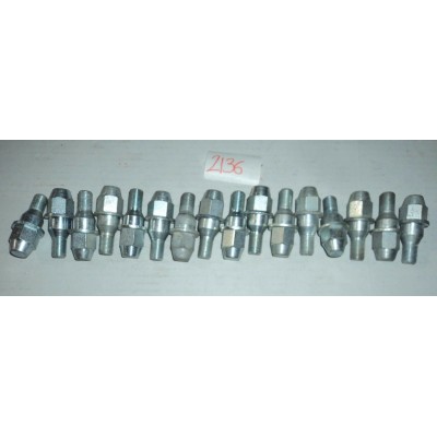 2136 - KIT 16 PZ BULLONI RUOTA ALFA ROMEO