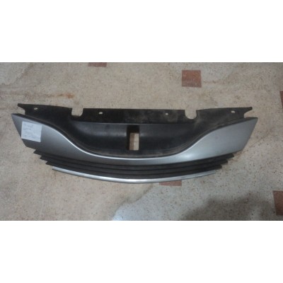 A820T - 8200012581 RENAULT LAGUNA II 2003 PARAURTI ANTERIORE SUPERIORE GRIGLIA