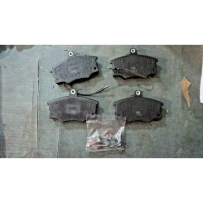 B128 § 710260 985 KIT SET SERIE PATTINI FRENI FIAT CROMA LANCIA THEMA