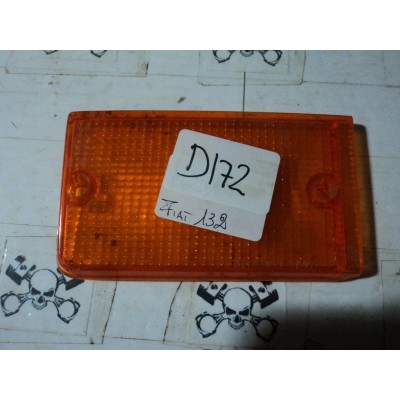 D172 - PLASTICA FRECCIA FANALINO ARANCIO ARANCIONE FIAT 132