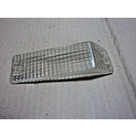 E1024 - NISSAN 01902023-0 PLASTICA FRECCIA FANALINO ORIGINALE