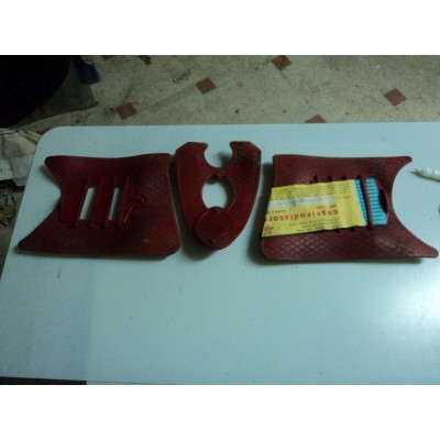 E1585 - COPRIRADIATORE ALFA ROMEO ALFETTA