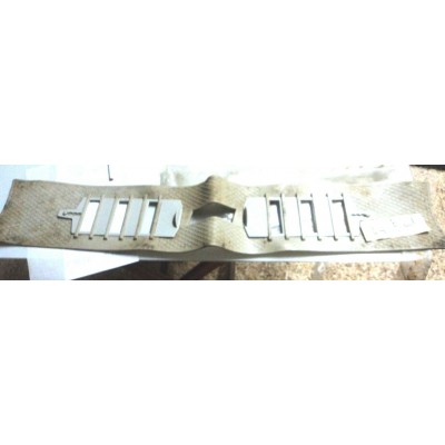 E1656 - COPRIRADIATORE FIAT 124 