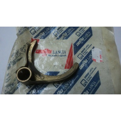 E926 -- 7628381 FORCELLA SELEZIONE 5° MARCIA LANCIA DELTA THEMA CROMA FIAT Nuovo