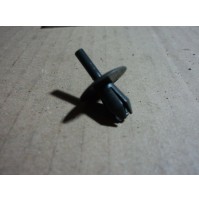 E933 - 2PZ CLIPS MODANATURA ORIGINALI IVECO  5801258087 