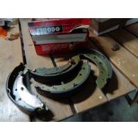 M10340 - KIT GANASCE FRENO CITROEN ZX RENAULT LAGUNA PEUGEOT 205 305 FSB519
