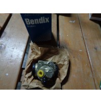 M10349 - CILINDRETTO FRENO 212305B RENAULT 9 11 14 18 21 R9 R11 R14 R18 R21