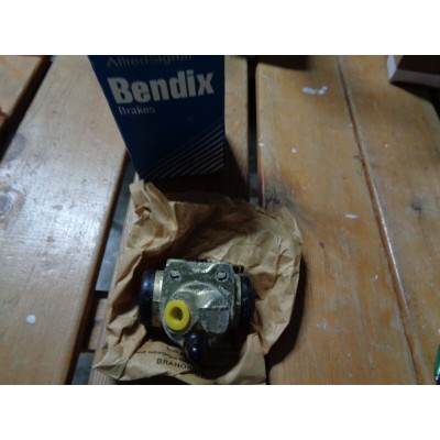 M10349 - CILINDRETTO FRENO 212305B RENAULT 9 11 14 18 21 R9 R11 R14 R18 R21