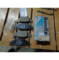 M10415 - KIT SET SERIE PATTINI PASTICCHE FRENI 342315 VW POLO GOLF JETTA ANT