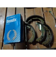 M10422 - KIT SET SERIE GANASCE FRENI OPEL KADETT D ASCONA C 361238B
