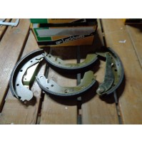M10437 - KIT SERIE GANASCE FRENO LS1307 OPEL CORSA