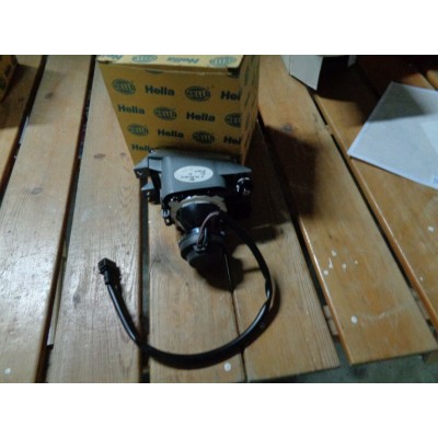 M10452 - FENDINEBBIA HELLA VW PASSAT '88 - '93 - 005566051-0