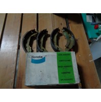 M10636 - KIT SET SERIE GANASCE FRENI 330801 RENAULT 19 R19 SUPER 5 GTX CLIO