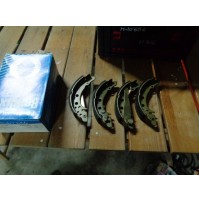 M10654 - KIT SET SERIE GANASCE FRENO 361216B AUDI 80 VW PASSAT POLO '78-'90