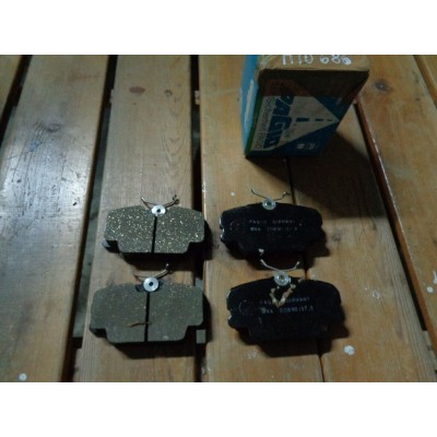M10686 - KIT SERIE SET PATTINI PASTICCHE FRENI 20890NA MERCEDES 190