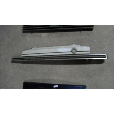 M1467 XX - GRIGLIA CALANDRA RADIATORE RENAULT 21
