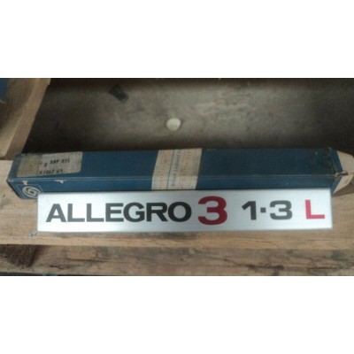 M1744B XX - BBP832 LOGO STEMMA SCRITTA EMBLEM AUSTIN ALLEGRO 3 1.3L BADGE