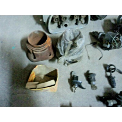 M2352 XX - STOCK RICAMBI VOLKSWAGEN 1302 1303 MAGGIOLONE TESTATE MINUTERIE -2