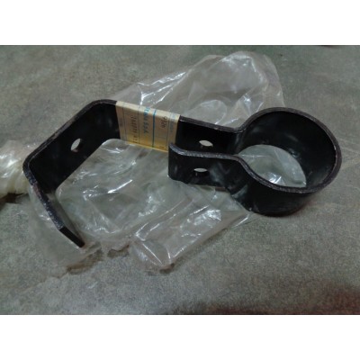 M3203 XX - dma9326 STAFFA SUPPORTO SCARICO MARMITTA LAND ROVER DEFENDER-0