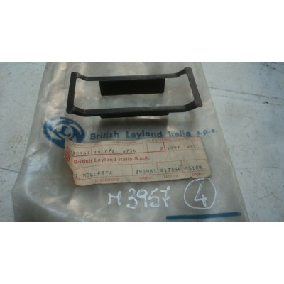 M3957 - CZA4736 RICAMBIO ORIGINALE LAYLAND CLIP ROVER
