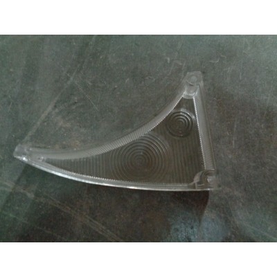 M6327 XX - PLASTICA ANTERIORE FANALINO FRECCIA INNOCENTI SPIDER SPYDER CARELLO-0