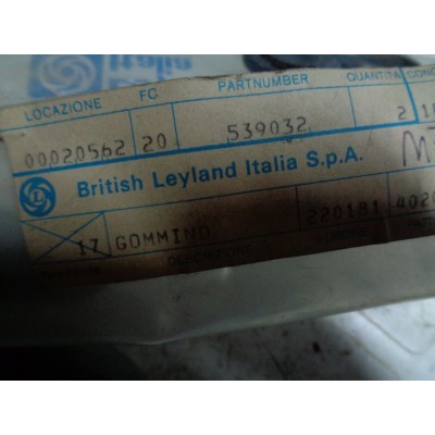 M7853 XX - COPPIA RONDELLE GOMMINO  539032 LAND ROVER-0