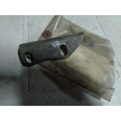 M8129 XX - STAFFA SQUADRETTA DINAMO 12A526 MG MIDGET AUSTIN HEALEY SPRITE