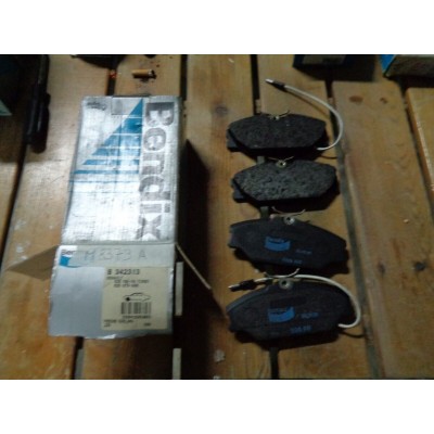 M8379A - B342313 SET SERIE PASTICCHE PASTIGLIE ANTERIORI RENAULT 25 R25 ABS