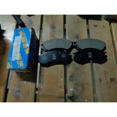 M8379D -  SET SERIE PASTICCHE PASTIGLIE ANTERIORI NISSAN PRIMERA