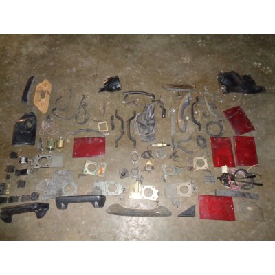 M8808 XX - STOCK RICAMBI INNOCENTI MANIGLIE GUARNIZIONI PLASTICHE ECC-2