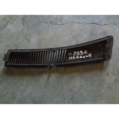 M8990 XX - PLASTICA MARRONE SOTTO PARABREZZA INNOCENTI MINI BERTONE-0