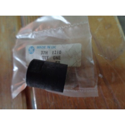 M9697 XX - 37H1210 INJECTOR NOZZLE NUT LAND ROVER